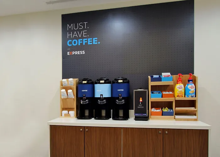 Holiday Inn Express & Suites Shawnee - Kansas City West By Ihg